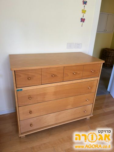 שידת תינוק