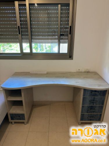 שולחן כתיבה