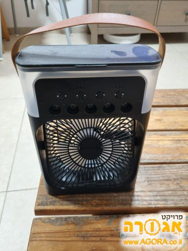 מאוורר עם רסס מים