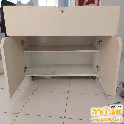 ארונית