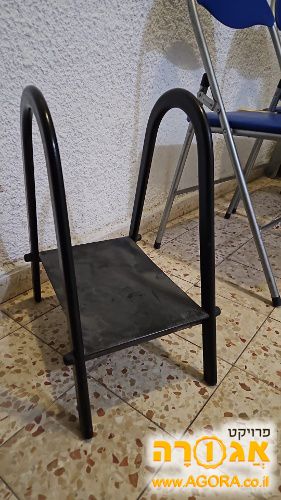 מעמד מתכת למחשב נייח