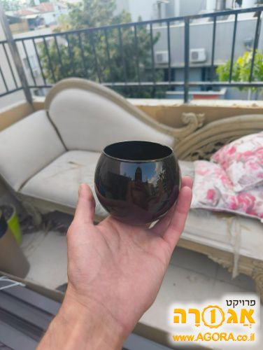 כלי קרמיקה שחור קטן