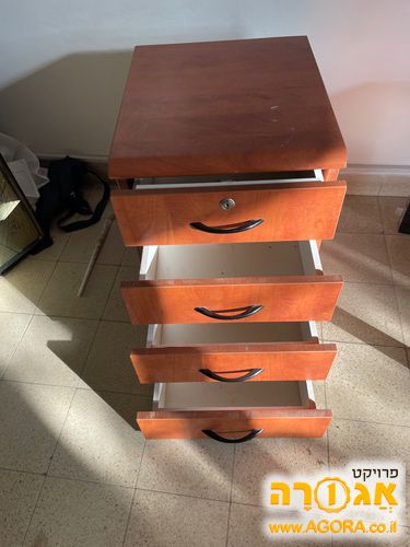 שידת מגירות