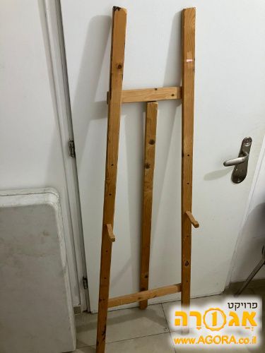 כן ציור מעץ