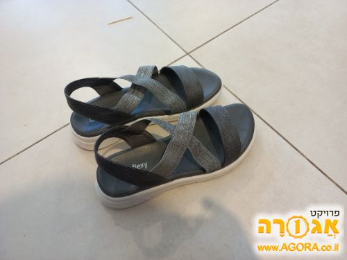 סנדלים