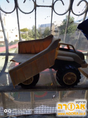 משאית גדולה