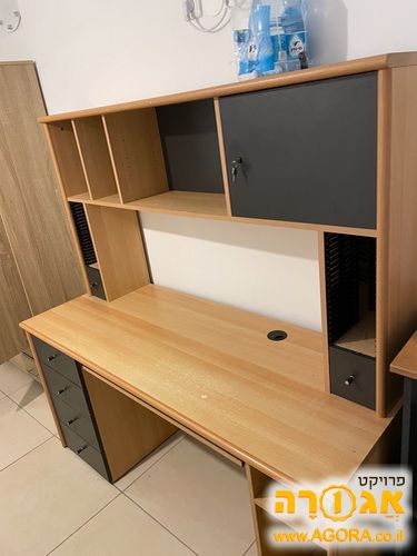 שולחן מחשב