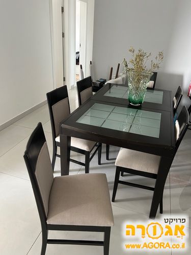 שולחן אוכל ו4כיסאות