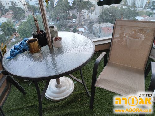 שולחן וכיסאות לגינה