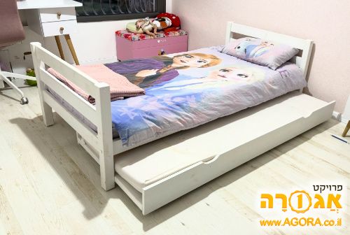 מיטת ילדים + חבר + מזרונים (יש 2 מיטות)