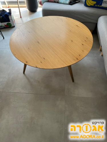 שולחן