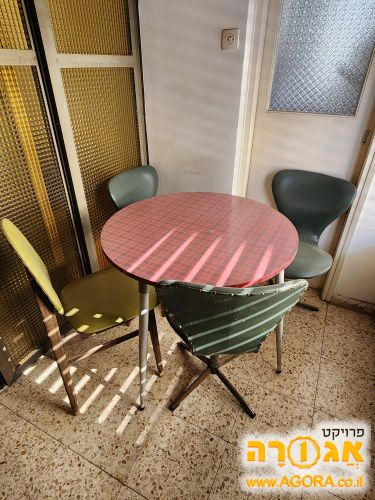 פינת אוכל קטנה