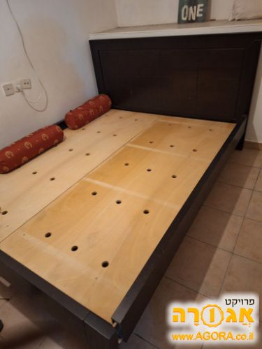 מיטה זוגית מעץ