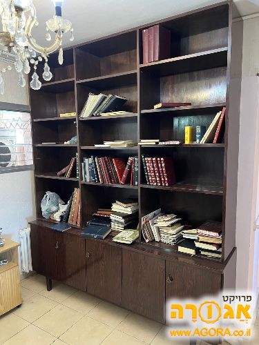 ארון ספרי קודש