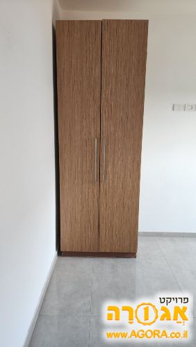 ארון חום