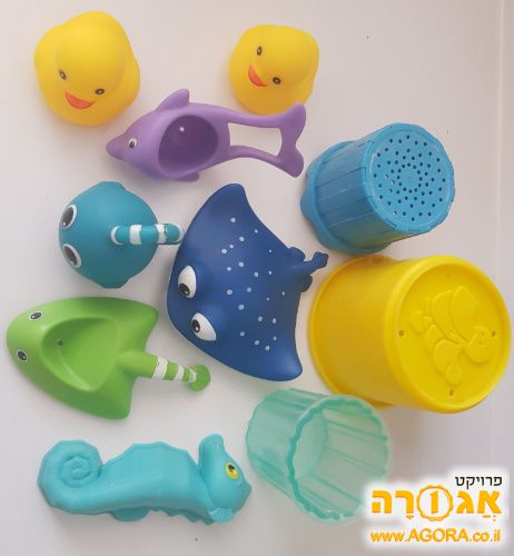 צעצועים לאמבטיה או לחוף ים לפעוט