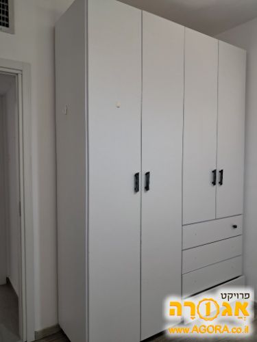 ארון בגדים
