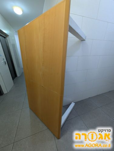 שולחן