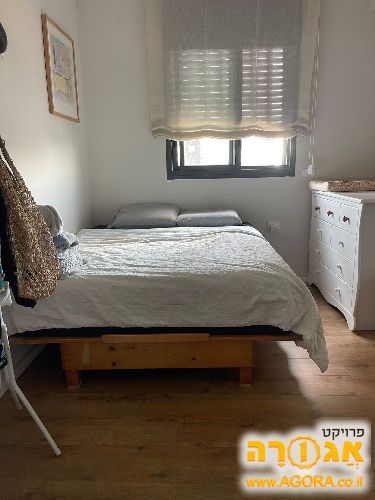 מיטת עץ יפנית מהממת עם ארגז מצעים