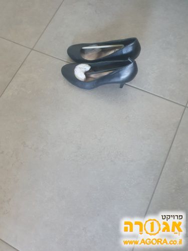 נעלי עקב
