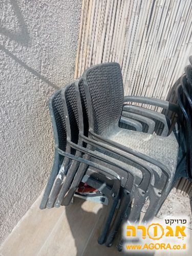 כסאות חצר