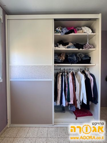 ארון בגדים