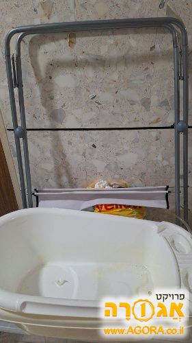אמבטיה עם מעמד