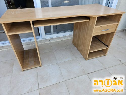 שולחן מחשב