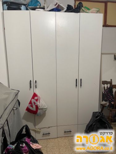 ארון בגדים