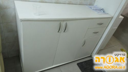 ארונית שידה לבנה לאחזון