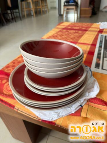 צלחות קרמיות