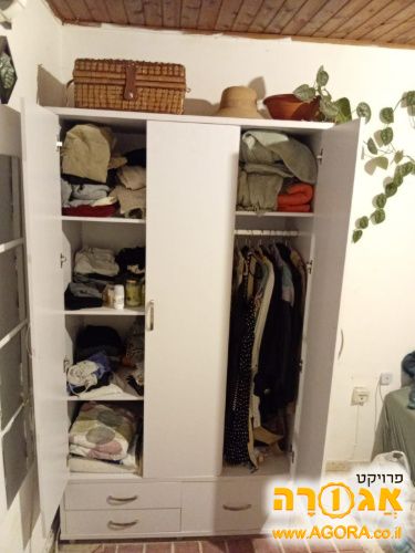 ארון בגדים