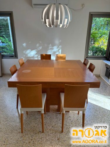 שולחן אוכל נפתח