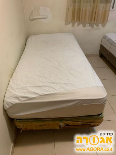 מיטת יחיד רחבה