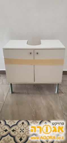 ארונית כיור מקלחת