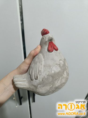 פסל של תרנגולת