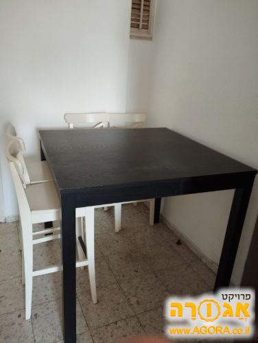 שולחן + 3 כסאות