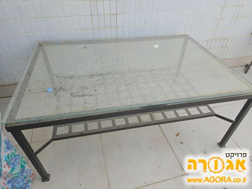 שולחן