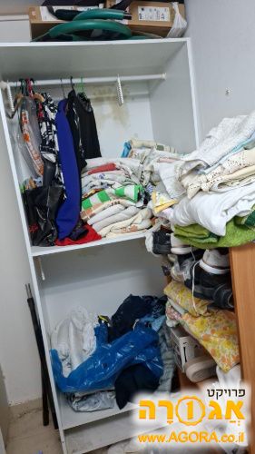 ארון תליה לחדר ארונות