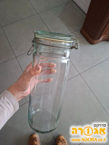 2 מיכלים מזכוכית