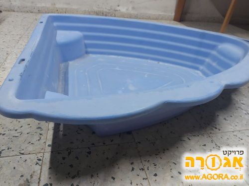 בריכה לקטנטנים