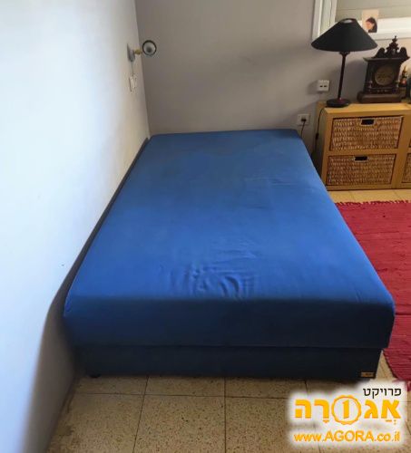 מיטה וחצי נפתחת