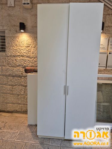ארון מדפים לבן גבוה