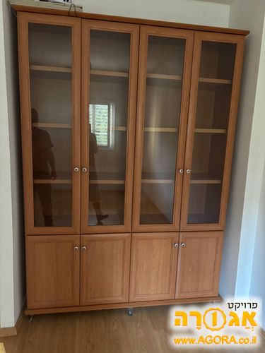 ארון ספרים