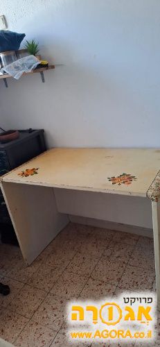 שולחן