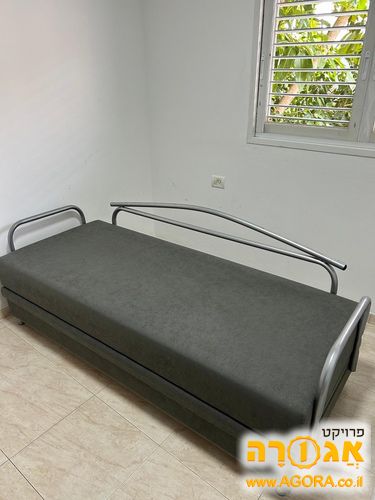 מיטת יחיד נפתחת במצב טוב