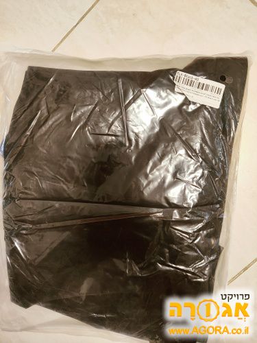מכנסיים מחויטים חדשים בשקית. מידה גדולה!