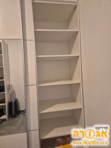 ארון בגדים