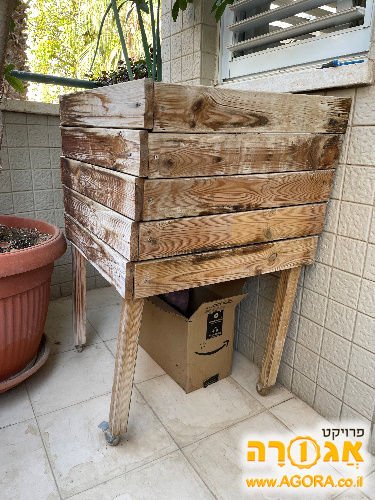 אדנית עץ מוגבהת