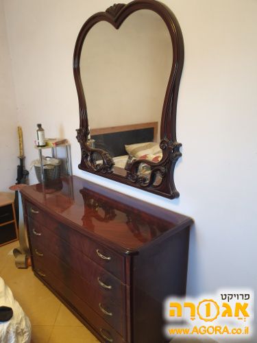 שידת טואלט + מראה איכותיים
